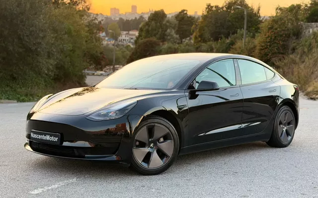 Tesla Model 3 Tração Traseira