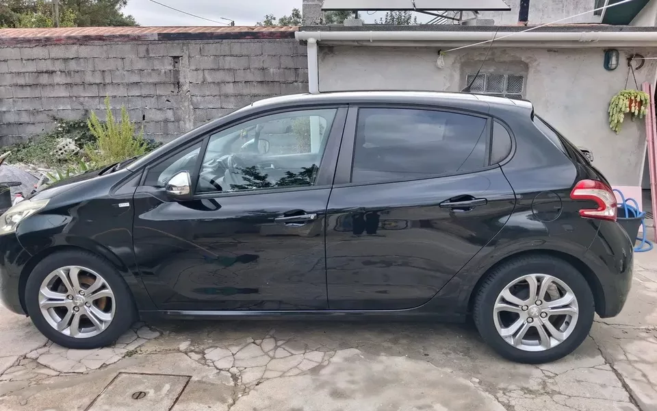 Peugeot 208 1.2 VTi SE Style