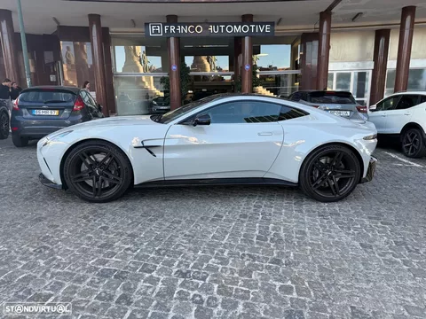 Aston Martin Vantage Coupe V8