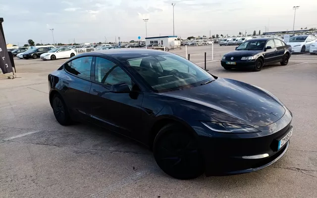 Tesla Model 3 Tração Traseira