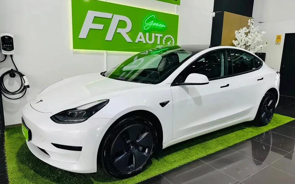 Tesla Model 3 Standard RWD