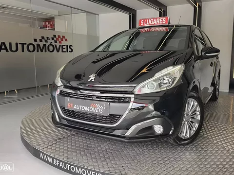 Peugeot 208 1.2 PureTech Signature