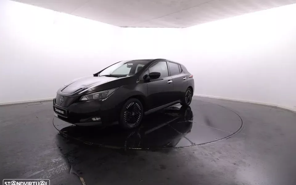 Nissan Leaf N-Connecta Two Tone