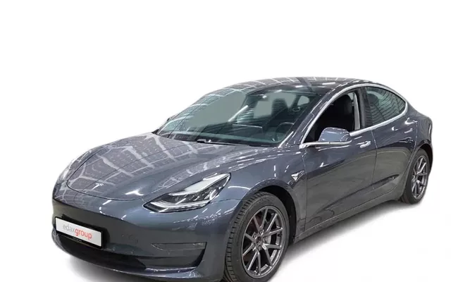 Tesla Model 3 Long-Range RWD