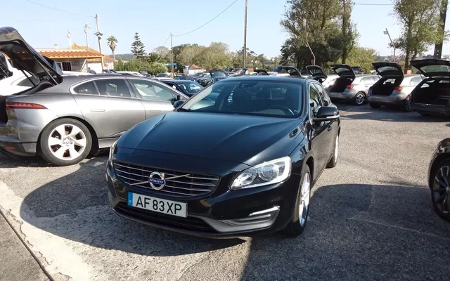 Volvo V60 2.4 D6 Momentum AWD Phev
