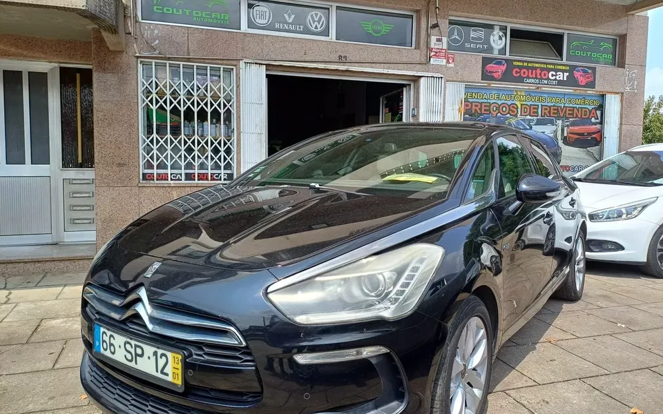 Citroën DS5 2.0 HDi Hy4 So Chic CMP6 102g