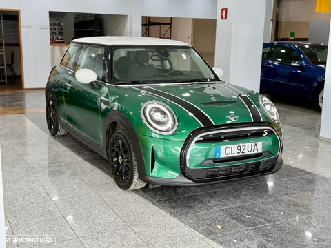 MINI 3 Portas Cooper SE Essential