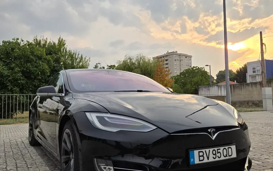 Tesla Model S Long Range