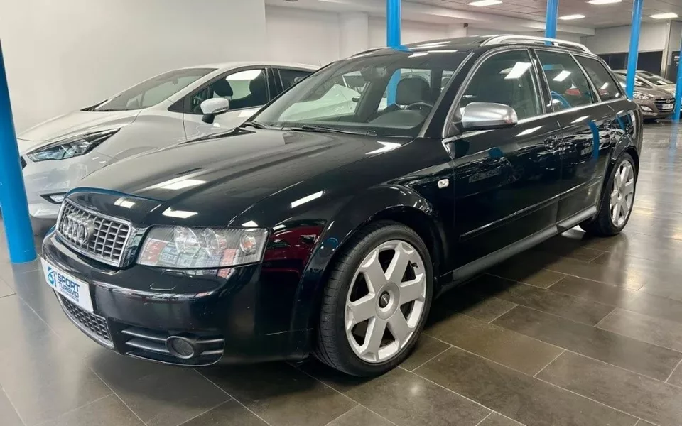 AUDI A4 S4 4.2 V8 quattro