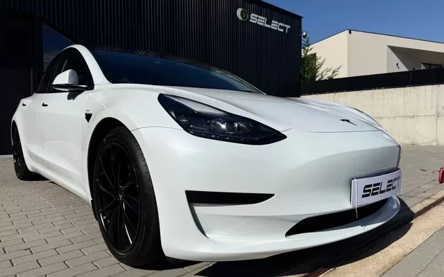 Tesla Model 3 Tração Traseira
