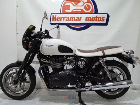 Triumph Bonneville SE 900