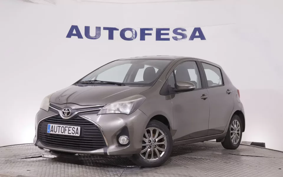 Toyota Yaris 1.3 VVT-I ADVANCE 100CV 5P # CAMARA TRASERA