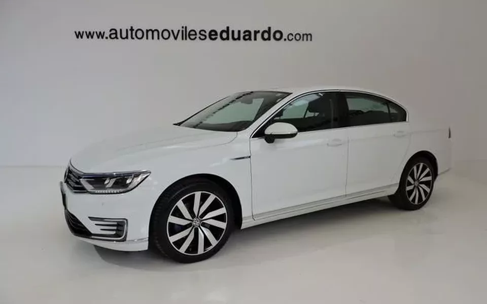 VOLKSWAGEN Passat 1.4 TSI DSG GTE