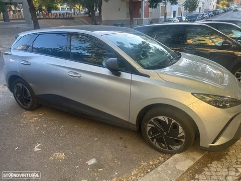 MG MG4 64 kWh Luxury