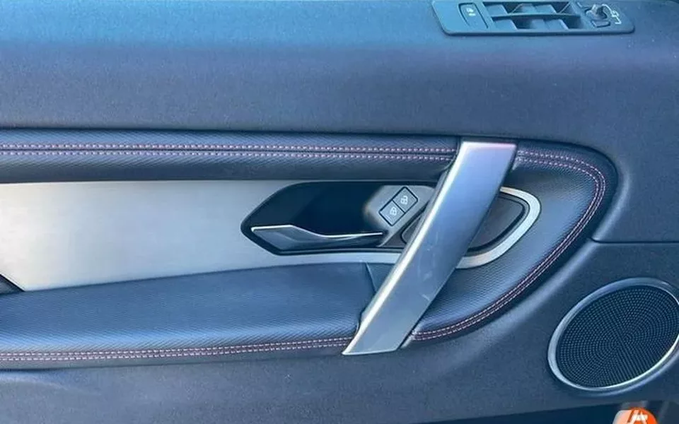 LAND-ROVER Discovery Sport 1.5 I3 PHEV 300PS AWD Aut R-Dynamic Base