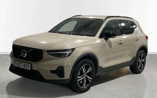 VOLVO XC40 XC40 2.0 B3 PLUS DARK AUTO 5P