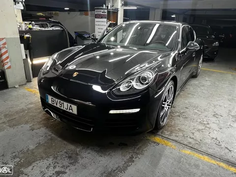 Porsche Panamera 4S