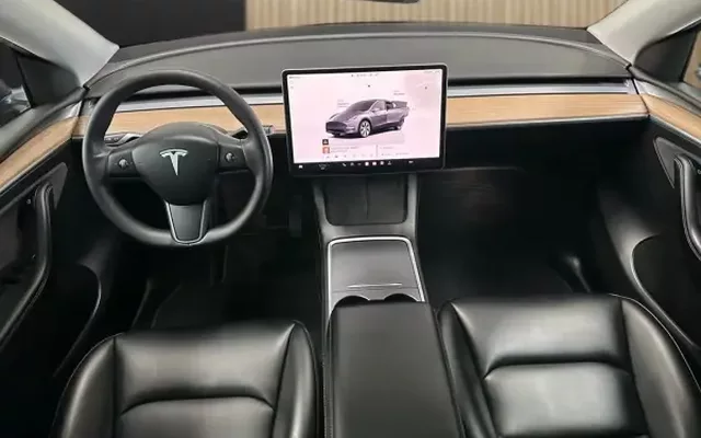 Tesla Model Y 2023 RWD