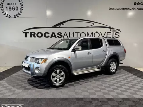 Mitsubishi L200 2.5 DI-D CD Invite AC CC 4WD