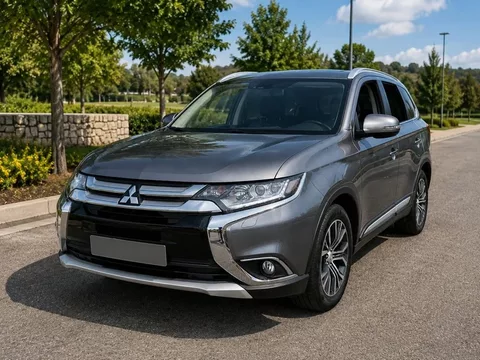 MITSUBISHI Outlander Outlander 220DI-D Motion 2WD 7pl.