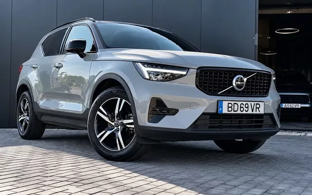 Volvo XC 40 1.5 T2 Plus Dark Auto