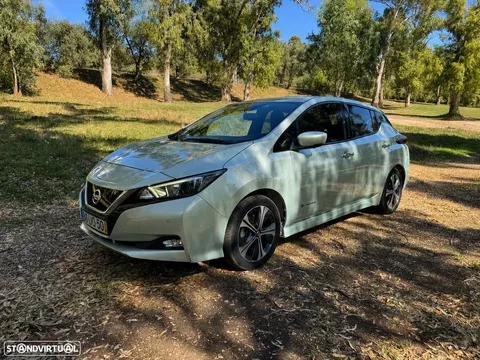 Nissan Leaf N-Connecta Two Tone