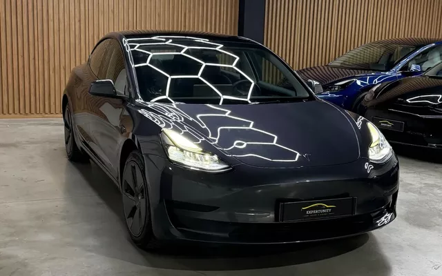 Tesla Model 3 Standard RWD