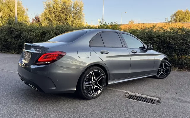 Mercedes-Benz C 220 d AMG Line