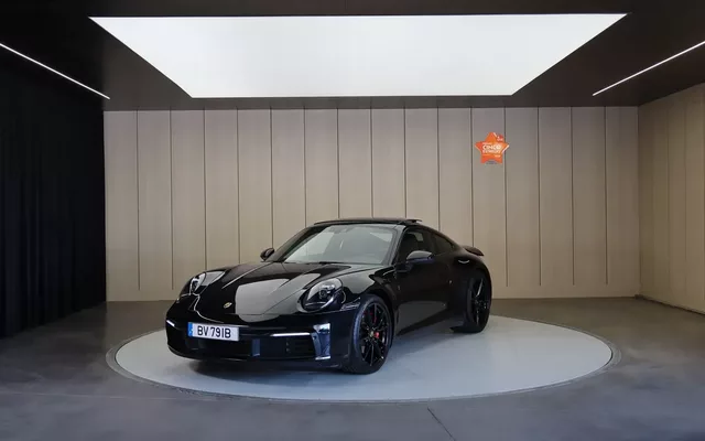Porsche 911 (992) Carrera PDK
