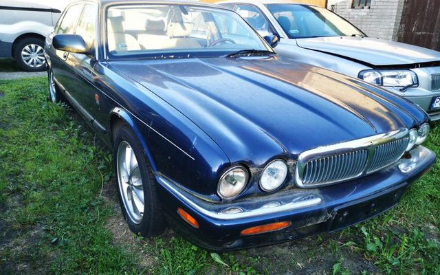 Jaguar XJ 2000