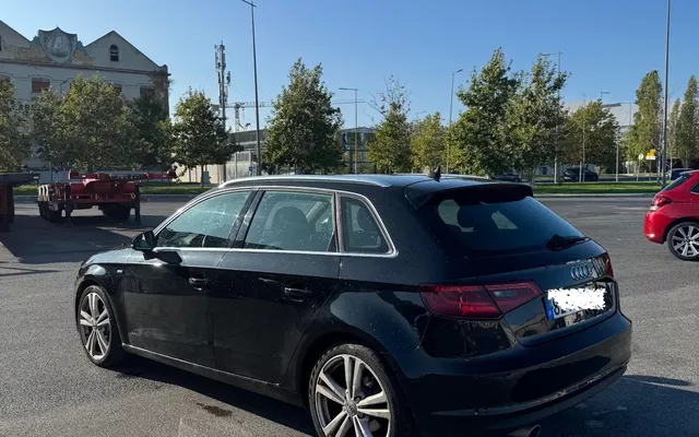 Audi A3 Sportback 1.6 TDI (clean diesel) S line Sport Pack