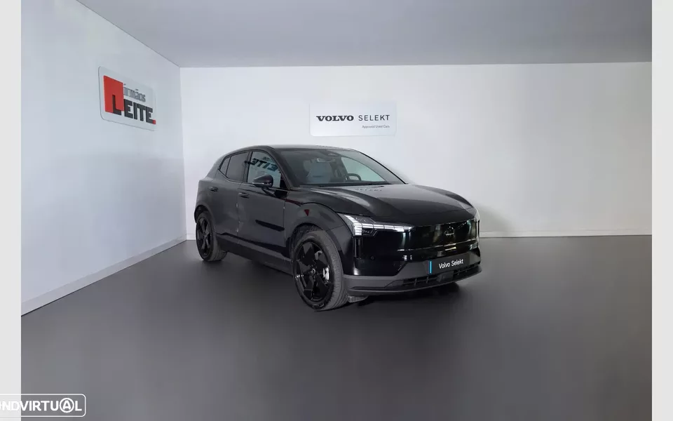Volvo EX30 69 kWh Single Motor Extended Range Black Edition