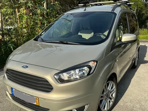 Ford Tourneo Courier 1.5 TDCi Titanium
