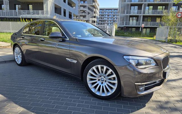 BMW SERIA 7 2012