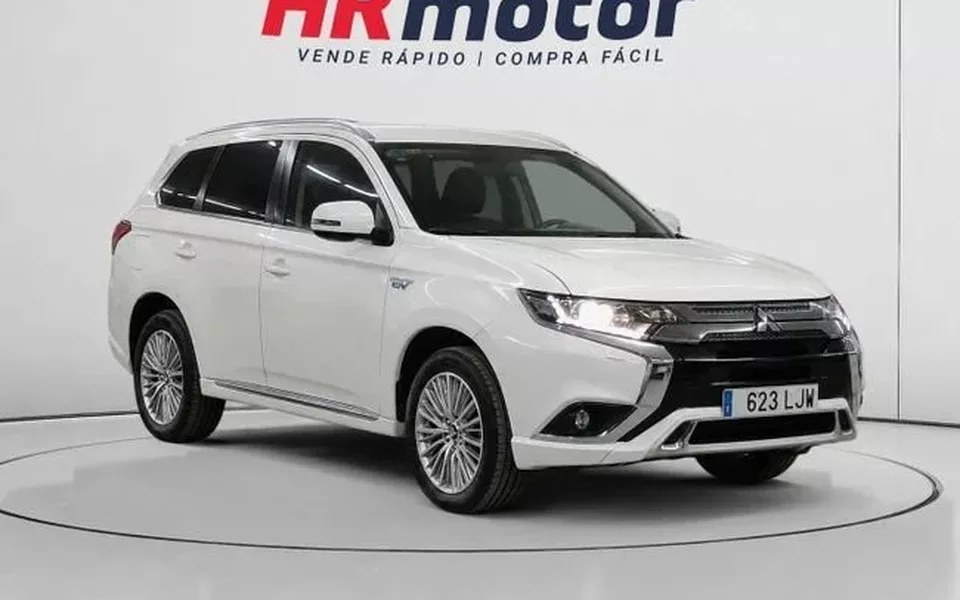 MITSUBISHI Outlander 2.4 PHEV Motion 4WD Auto 165 kW (224 CV)