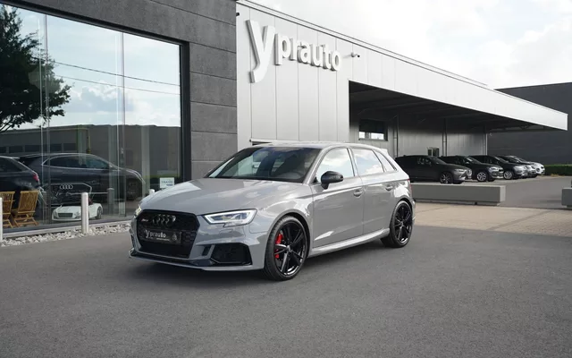 Audi RS 3 Sportback 400Pk DSG Schakelpeddels Nightpack 19″Alu LED Sportseats klimaatregeling RadioCD Soundsysteem Privacy Cruise control Virtual dashboard