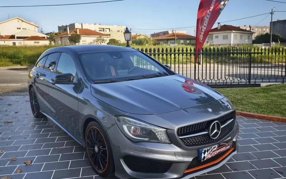 Mercedes-Benz CLA 220 (CDI) d 4Matic 7G-DCT Orange Art Edition