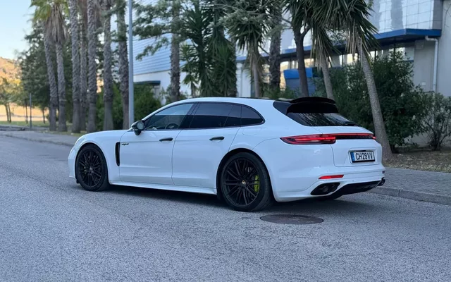 Porsche Panamera Sport Turismo 4 E-Hybrid