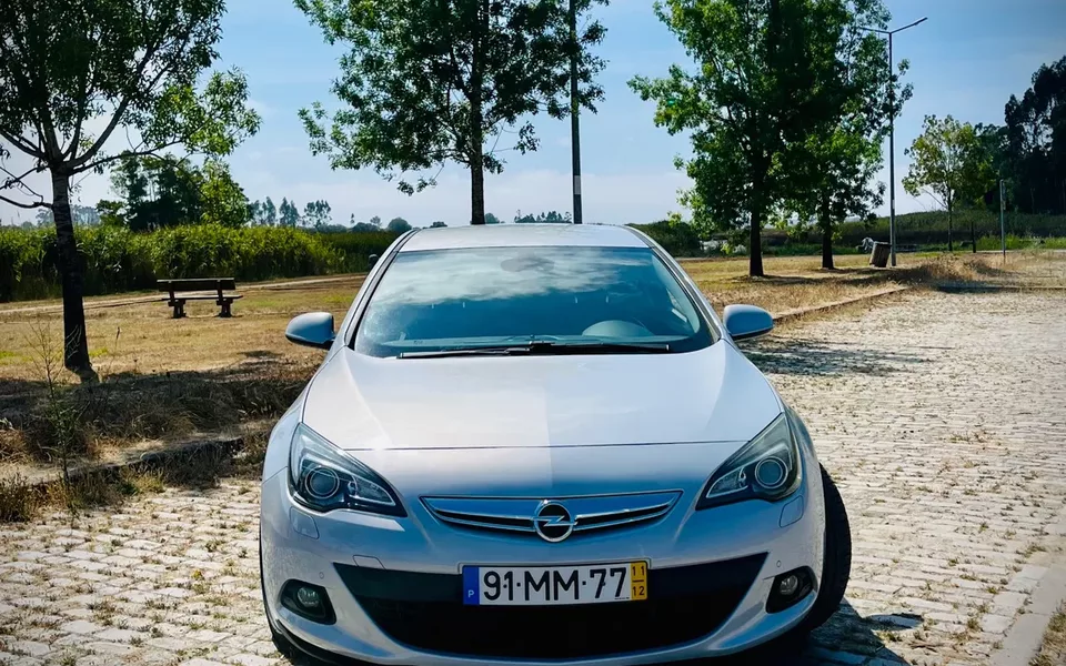 Opel Astra GTC 2.0 CDTi S/S