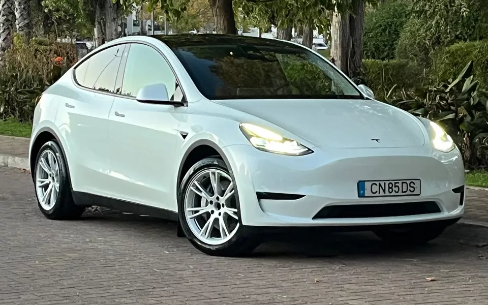 Tesla Model Y RWD
