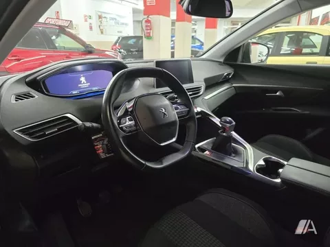 PEUGEOT 3008 3008 1.2 PureTech S&S Style 130