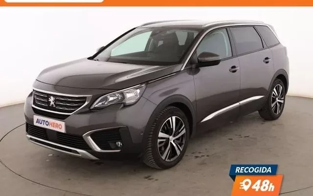 PEUGEOT 5008 1.2 PureTech Allure
