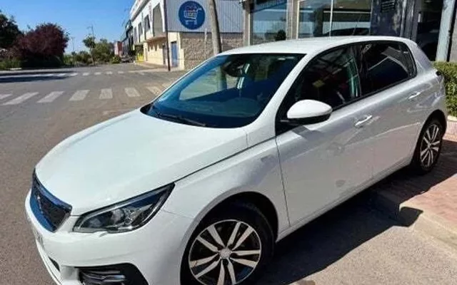 PEUGEOT 308 5p Style BlueHDi 130 SS 6 Vel. MAN