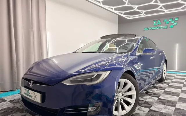 Tesla Model S 90D