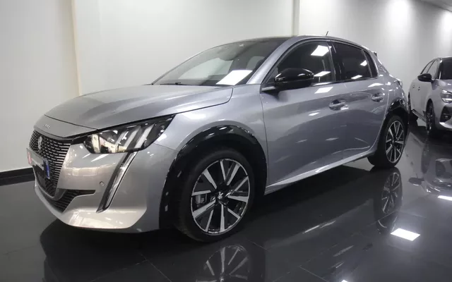 Peugeot 208 PureTech 130 EAT8 GT