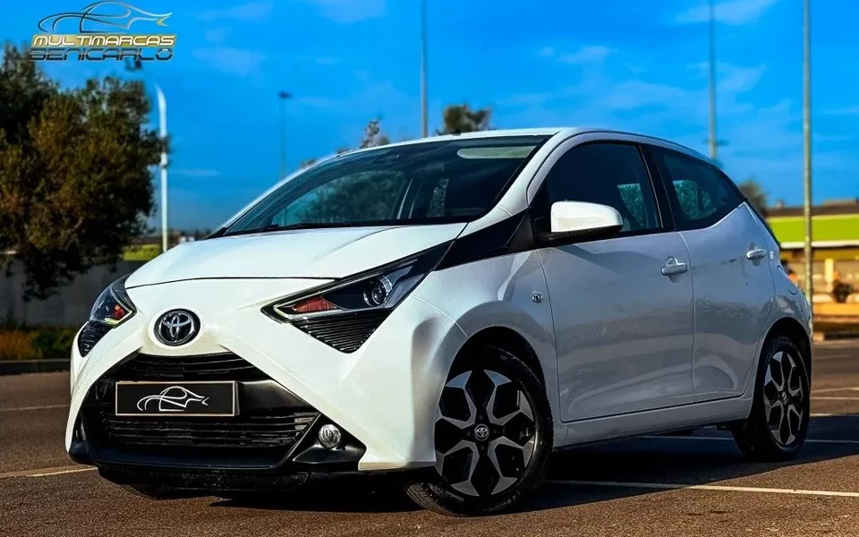 TOYOTA Aygo Aygo 70 x-play