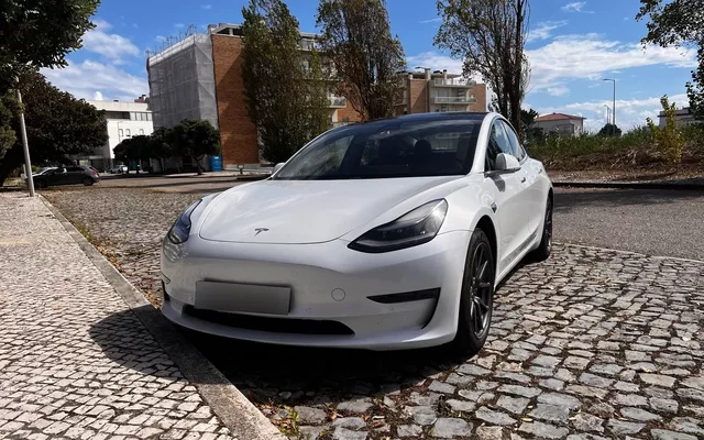 Tesla Model 3 Long Range AWD Dual Motor