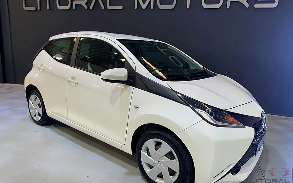 Toyota Aygo 1.0 X-Play Plus