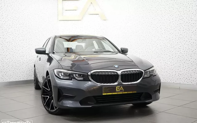 BMW 330