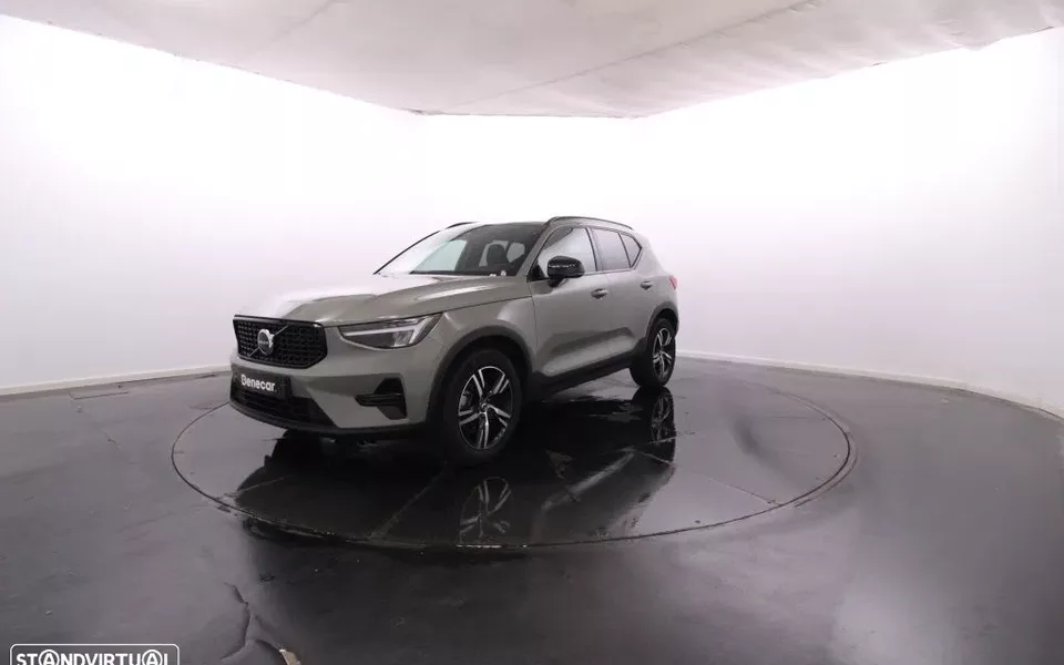Volvo XC 40 2.0 B3 Plus Dark